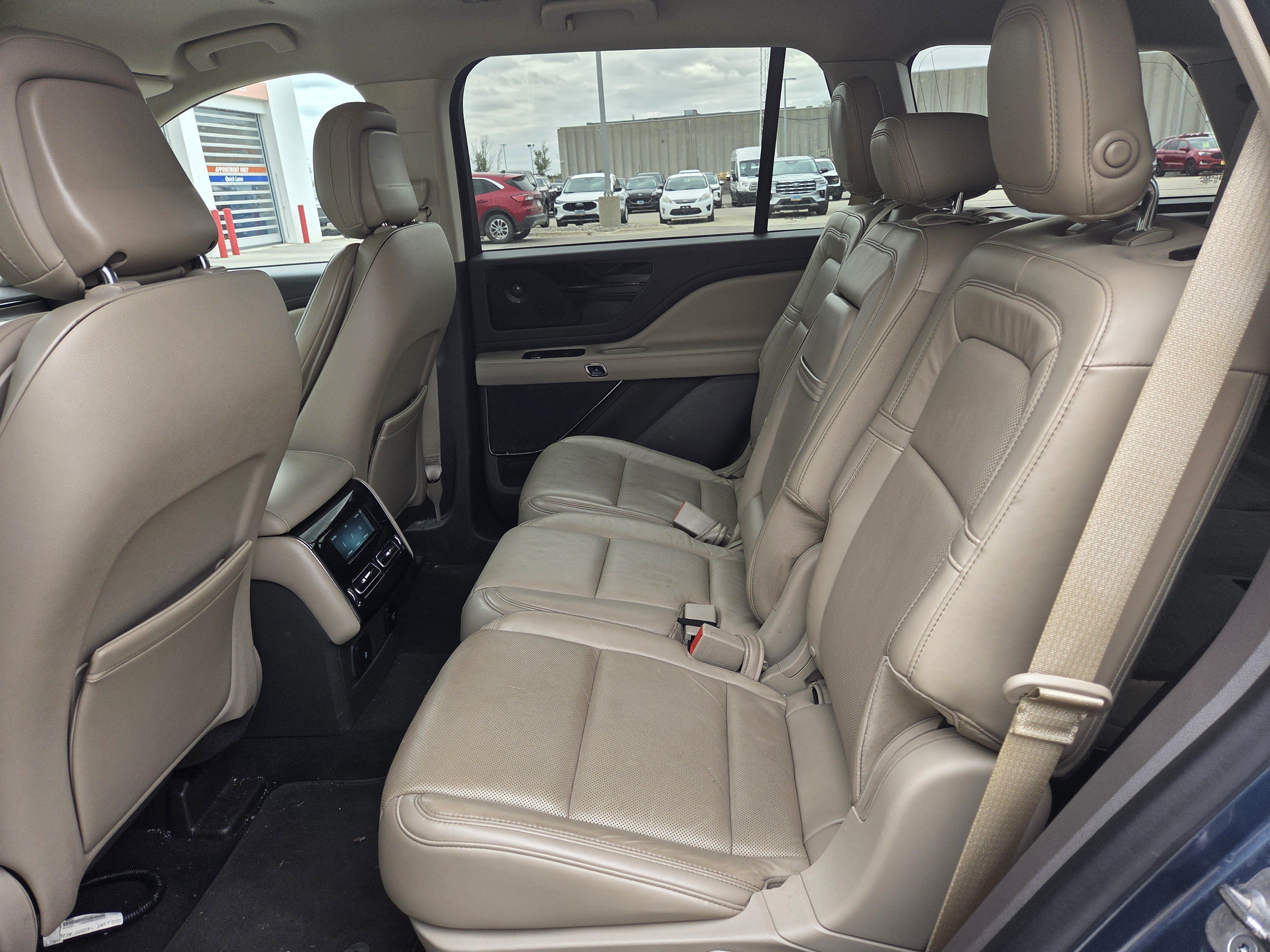 Used 2020 Lincoln Aviator Reserve AWD/4WD image 9