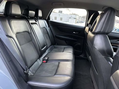 Used 2023 Nissan Ariya AWD image 10