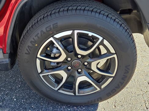 Used 2025 Jeep Compass Trailhawk image 9