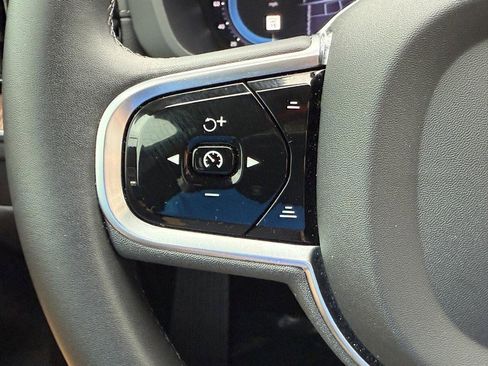 Certified 2023 Volvo XC60 B6 Ultimate w/ Protection Package Premier image 18