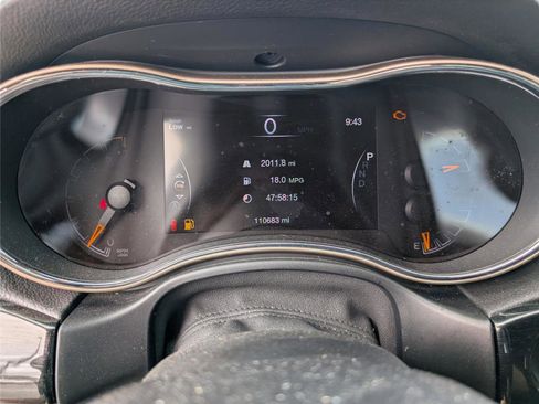 Used 2016 Jeep Grand Cherokee Laredo 75th Anniversary image 22