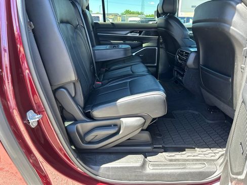 Used 2024 Jeep Wagoneer L Series II w/ Flexible Seating Group AWD/4WD image 47