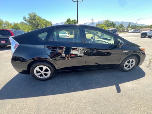 Used 2013 Toyota Prius Two FWD image 4