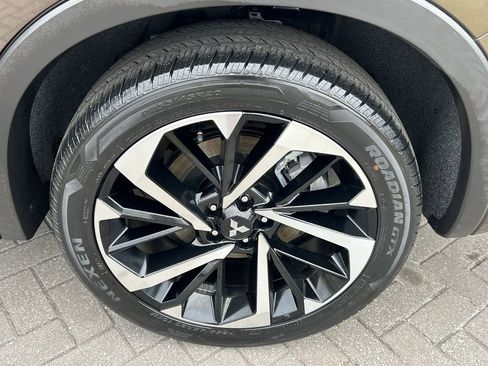 Used 2024 Mitsubishi Outlander SEL image 30