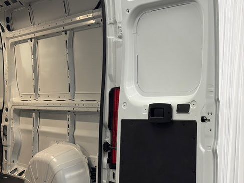 Used 2025 RAM ProMaster 2500 w/ Convenience Group FWD image 15