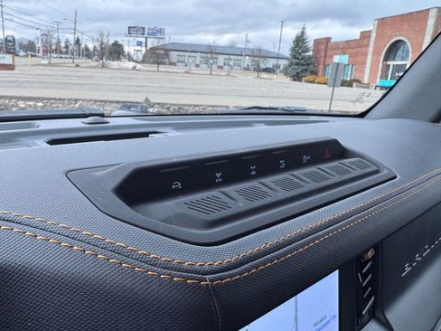 Used 2024 Ford Bronco Badlands image 20