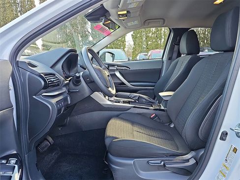 Used 2024 Mitsubishi Eclipse Cross LE image 13