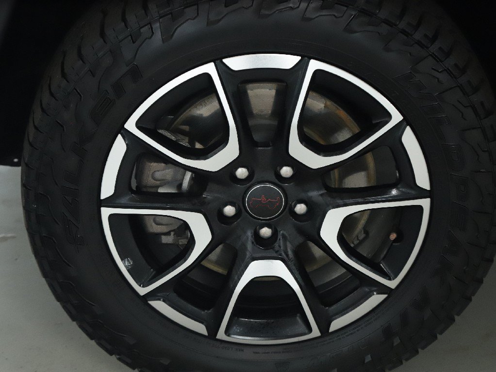 Used 2025 Jeep Compass Trailhawk AWD/4WD image 36