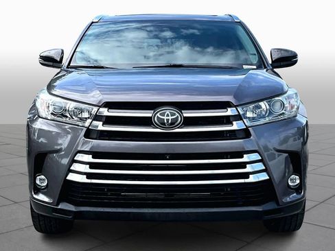 Used 2019 Toyota Highlander Limited Platinum image 3
