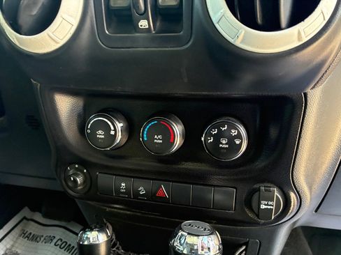 Used 2015 Jeep Wrangler Unlimited Sport w/ Quick Order Package 24S AWD/4WD image 28