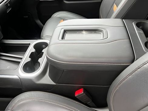 Used 2022 GMC Sierra 1500 AT4 w/ AT4 Premium Package image 11