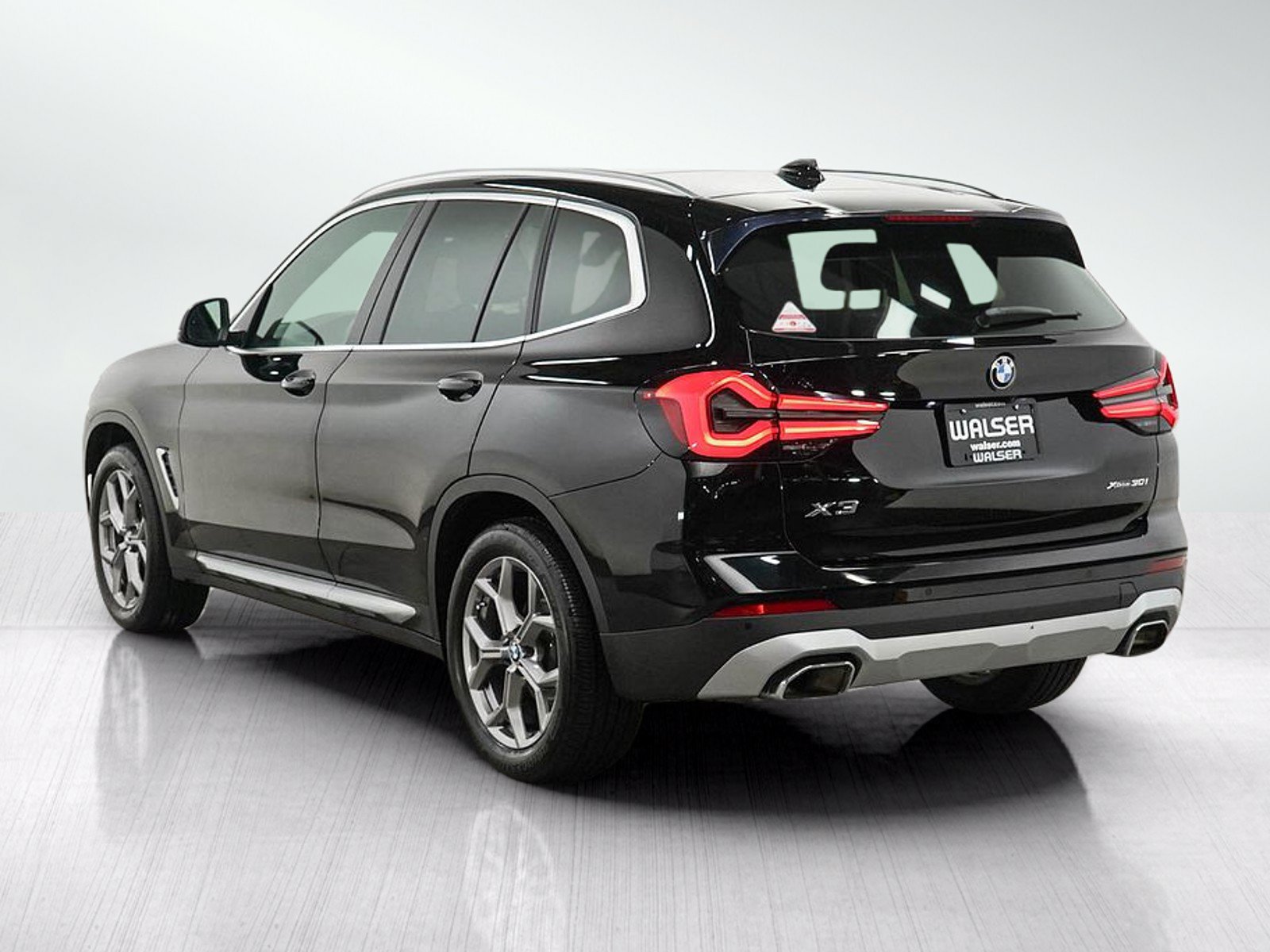 Used 2022 BMW X3 xDrive30i AWD/4WD image 3
