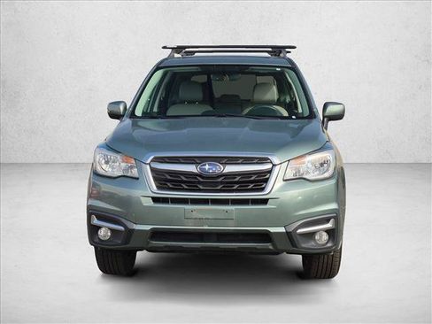 Used 2017 Subaru Forester 2.5i Limited AWD/4WD image 2