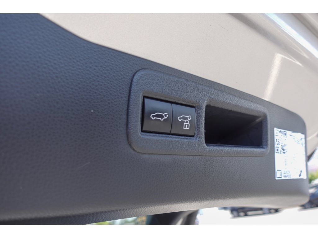 Certified 2023 Toyota Venza LE AWD/4WD image 24