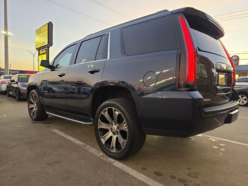 Used 2017 GMC Yukon SLE w/ Convenience Package image 7