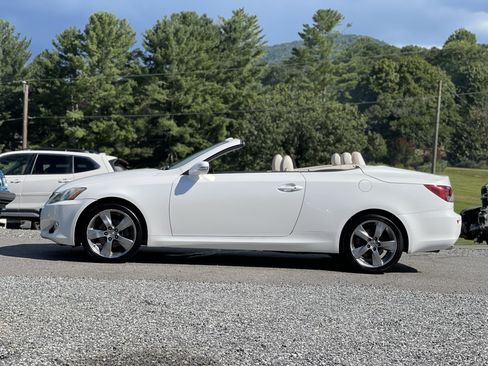 Used 2010 Lexus IS 250C RWD image 16