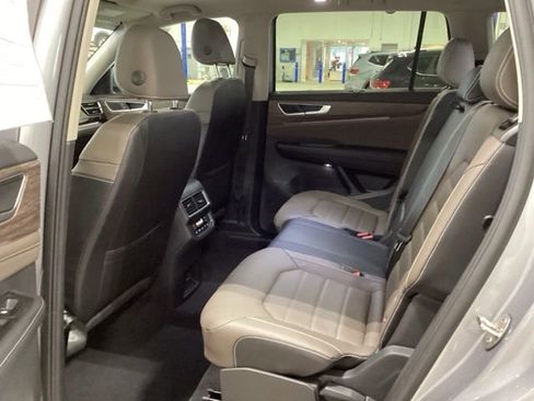 Certified 2025 Volkswagen Atlas SEL image 8