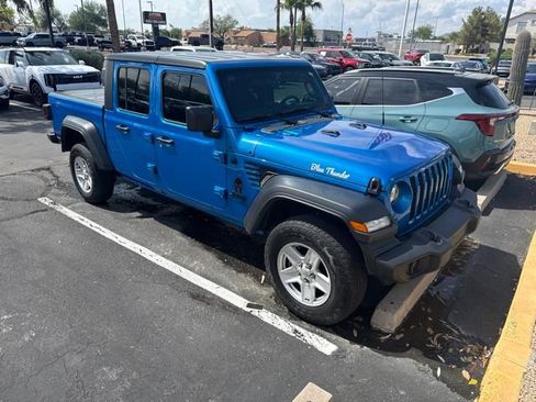 Used 2020 Jeep Gladiator Sport w/ Quick Order Package 24S AWD/4WD image 3