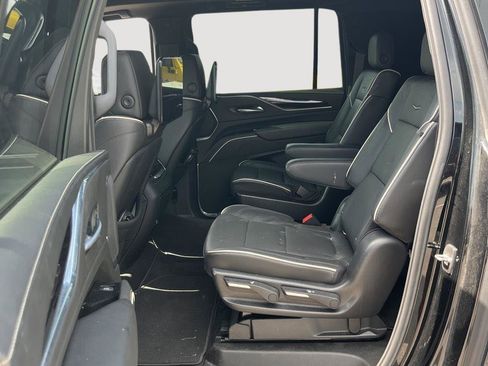 Used 2021 Cadillac Escalade ESV Sport w/ Driver Assist Tech Package AWD/4WD image 4