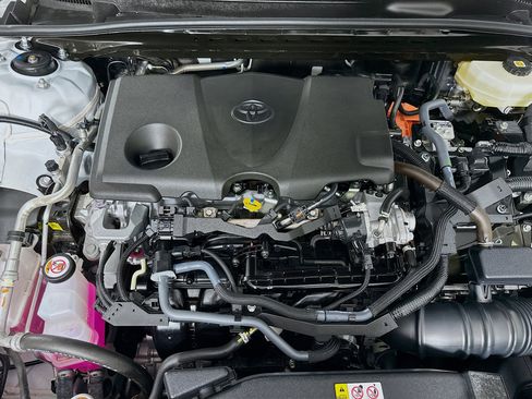 Used 2025 Toyota Camry SE FWD image 33