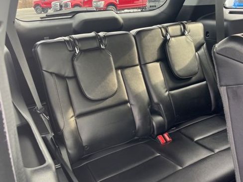 Used 2022 Ford Explorer Limited w/ Equipment Group 301A image 23