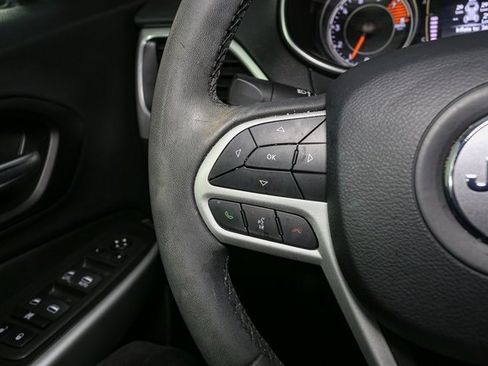 Used 2022 Jeep Cherokee Latitude w/ Sun & Sound Group image 31