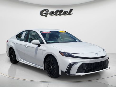 Certified 2026 Toyota Camry SE FWD image 3