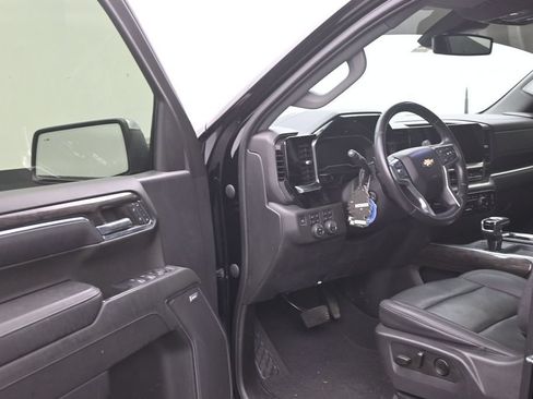Used 2023 Chevrolet Silverado 1500 LTZ AWD/4WD image 11