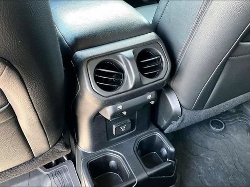 Used 2023 Jeep Gladiator Sport AWD/4WD image 11