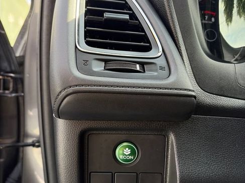 Used 2018 Honda HR-V EX image 16
