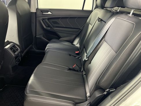 Used 2023 Volkswagen Tiguan SE AWD/4WD image 26