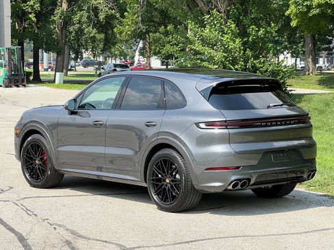 New 2025 Porsche Cayenne S image 3