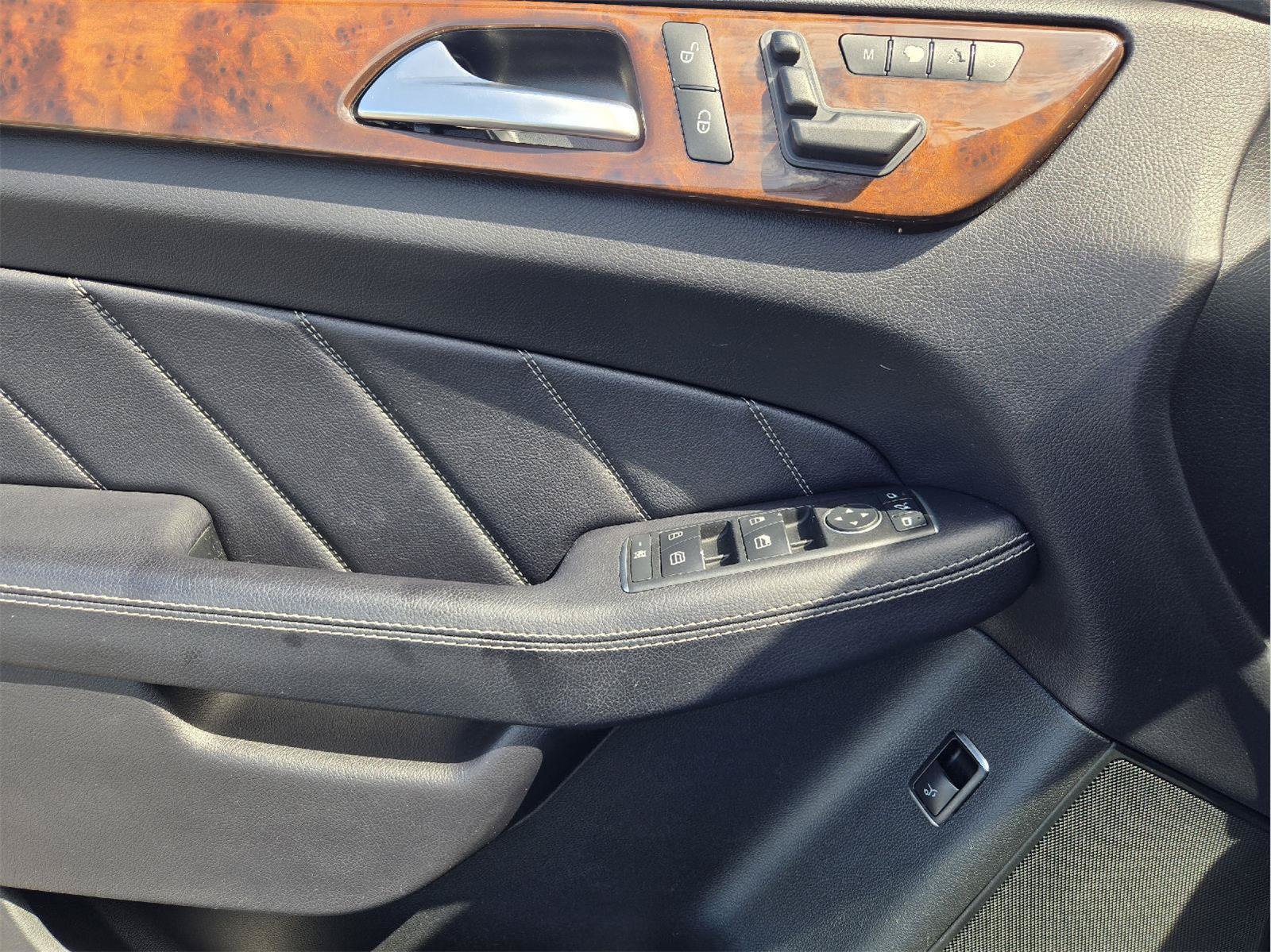 Used 2015 Mercedes-Benz GL 450 4MATIC image 29
