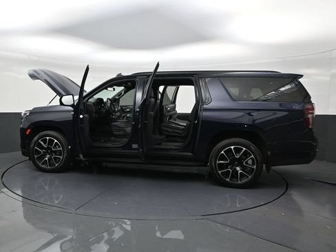 Used 2024 Chevrolet Suburban RST w/ Luxury Package RWD image 30