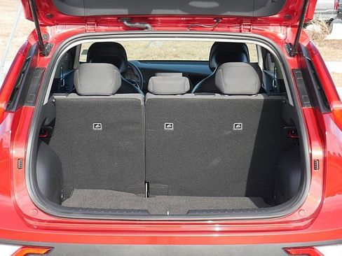 Used 2024 Kia Niro LX image 44