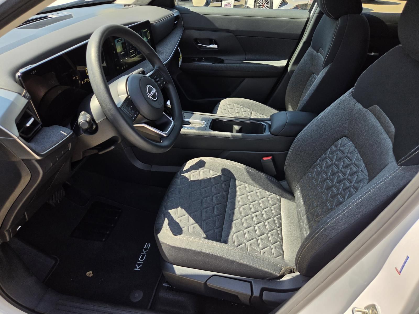 New 2027 Nissan Kicks SV AWD/4WD image 18