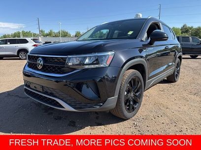 Used 2023 Volkswagen Taos SE w/ Panoramic Sunroof Package