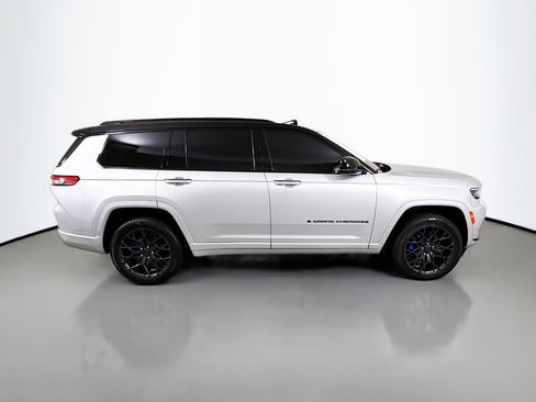 Used 2024 Jeep Grand Cherokee L Summit w/ High Altitude Package image 8