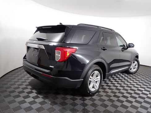 Used 2020 Ford Explorer XLT w/ Comfort Package image 12