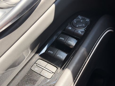 Used 2023 Cadillac Escalade V AWD/4WD image 18