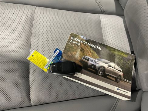Used 2019 Subaru Outback 3.6R Limited image 4