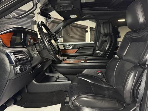 Used 2018 Lincoln Navigator Reserve w/ Technology Package AWD/4WD image 33