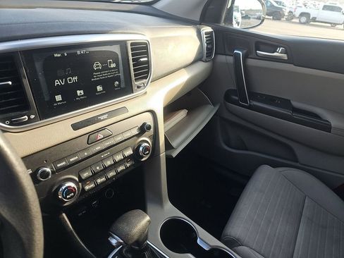 Used 2021 Kia Sportage LX w/ LX Fwd Popular Package image 4