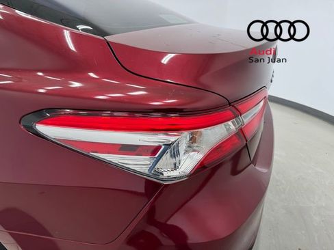 Used 2019 Toyota Camry LE image 9
