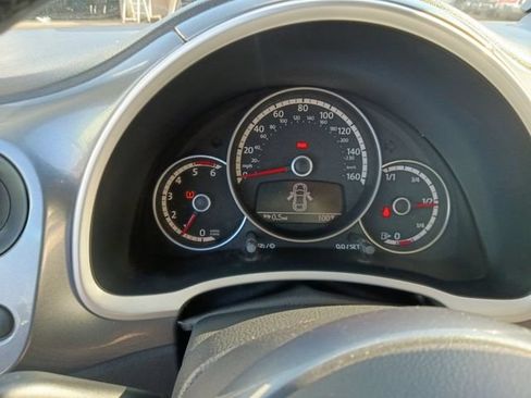 Used 2013 Volkswagen Beetle TDI FWD image 25