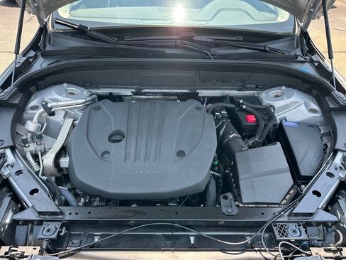 Used 2024 Volvo XC60 B5 Core image 16