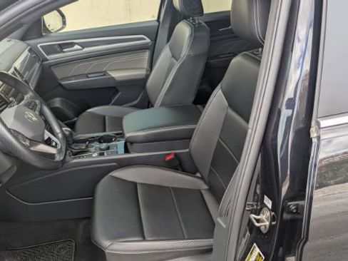 Used 2022 Volkswagen Atlas Cross Sport SEL R-Line image 18