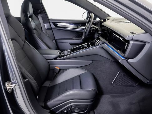 Certified 2025 Porsche Panamera 4 AWD/4WD image 8