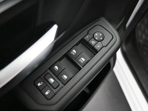 New 2026 RAM 1500 4x4 Crew Cab image 13