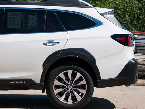 Used 2024 Subaru Outback Touring XT AWD/4WD image 4